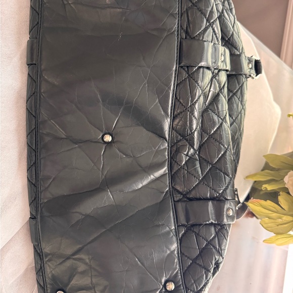 Chanel leather tote - Picture 8 of 11